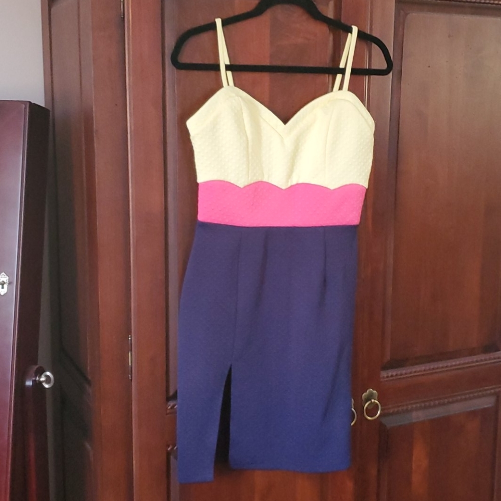 Sleeveless dress